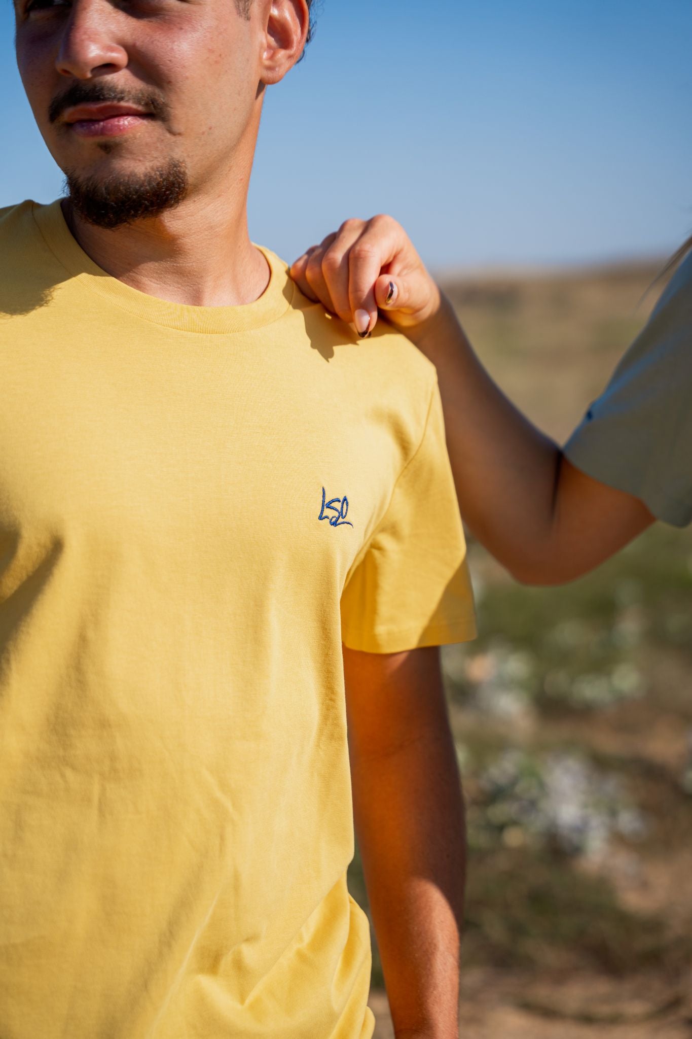 T-Shirt col rond mixte surfeur sun yellow
